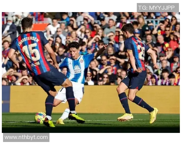 巴萨与西班牙人激战成和双方各取一分精彩对决回顾