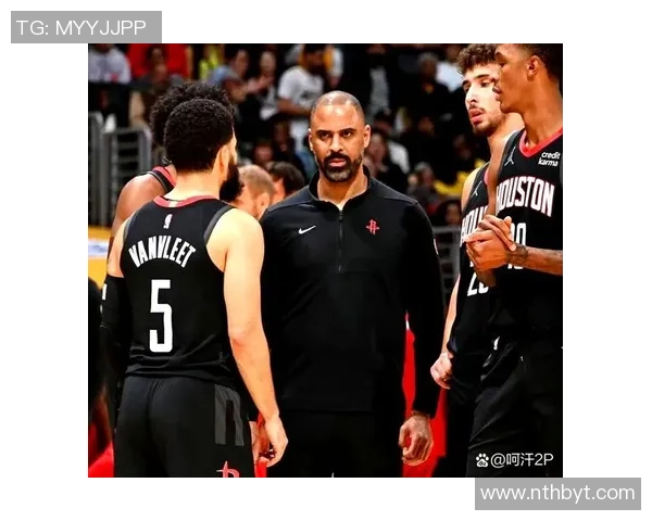 火箭与勇士首节对决精彩回顾两队激烈争夺展现篮球魅力